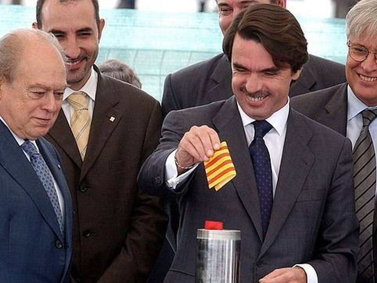 jebl_'s tweet image. Se denominó Pacto Majestic y firmado en 1996 entre los mafiosos franquistas y los mafiosos de la burguesía catalana, sirvió para llevar a la Moncloa al capo Aznar y al gobierno de la nación al Ejecutivo más corrupto de la historia de España.