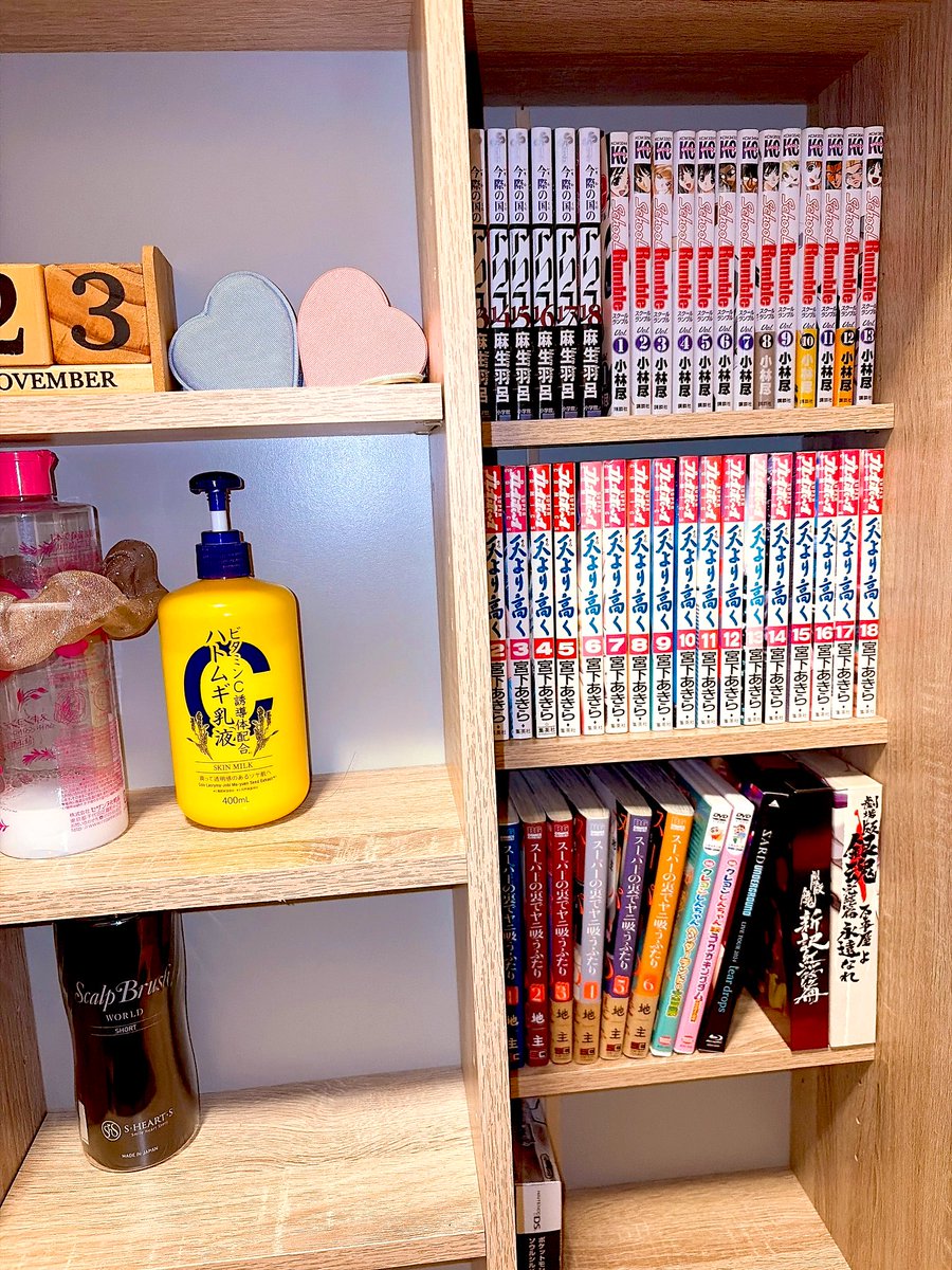 うちの本棚٩(๑❛ᴗ❛๑)۶ 知ってる漫画ありますか？🤨