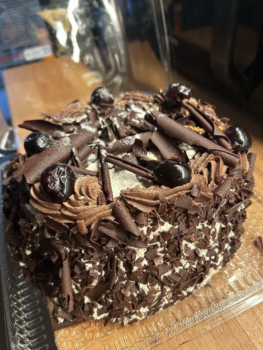 Une année de plus sur Terre, merci aux Forêts Noires d’exister bordel