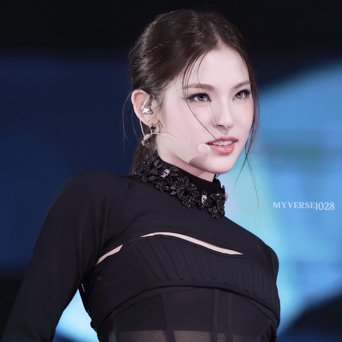 For those who claim Mai debuted solely for her visuals, I hope you take the time to read this. It clearly explains why she was chosen to be part of the group. Hopefully, people can give her a fair chance and begin to genuinely appreciate her abilities.