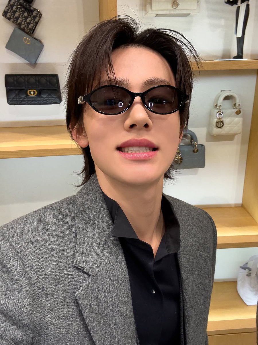 cortis_crave's tweet image. [260111] SEONGHYEON Instagram Update 📸

🕶️🕶️🕶️

#성현 #SEONGHYEON