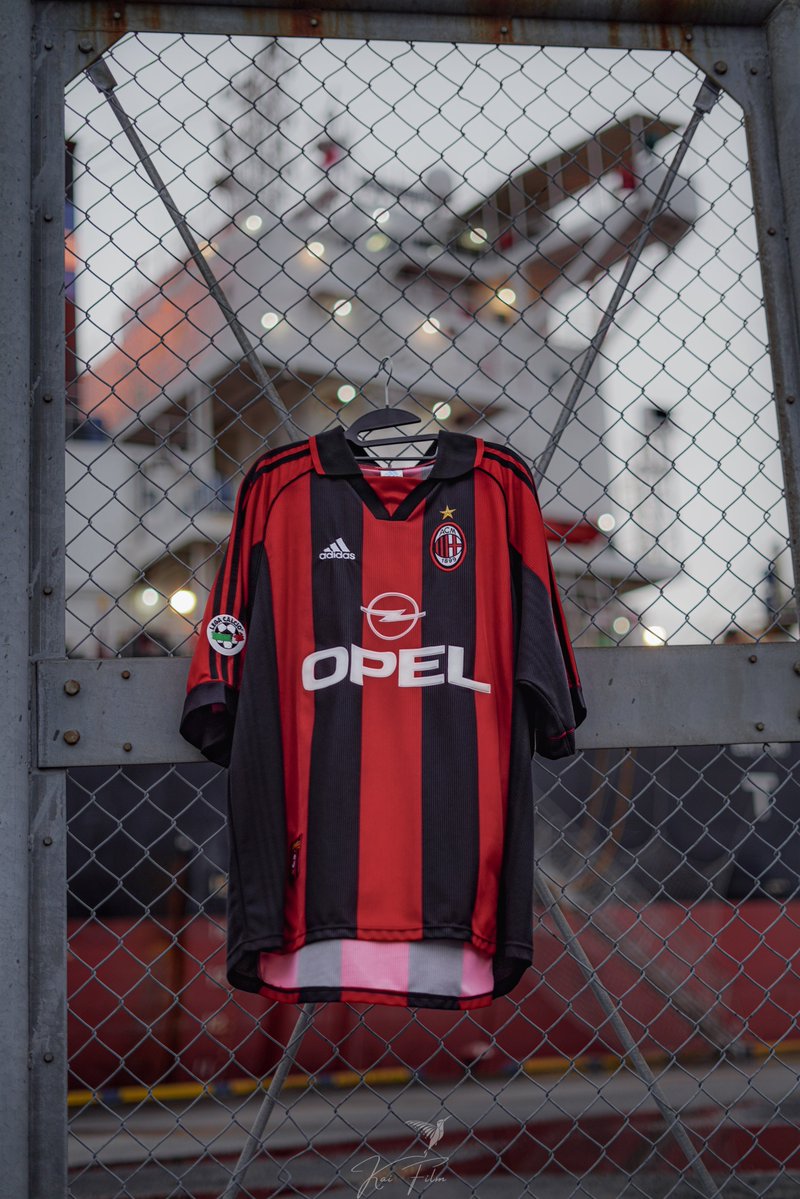 ユニフォーム紹介第39弾⚽️ 新年1発目はACミラン98-99(H
