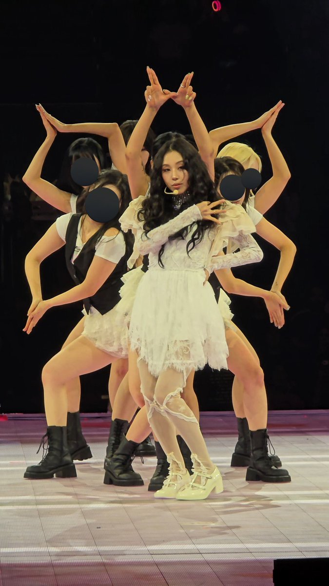 Welcome back Chae! 🪽⭐️ 

#TWICE #트와이스 
#THISISFOR_VANCOUVER_D1 #CHAEYOUNG #채영