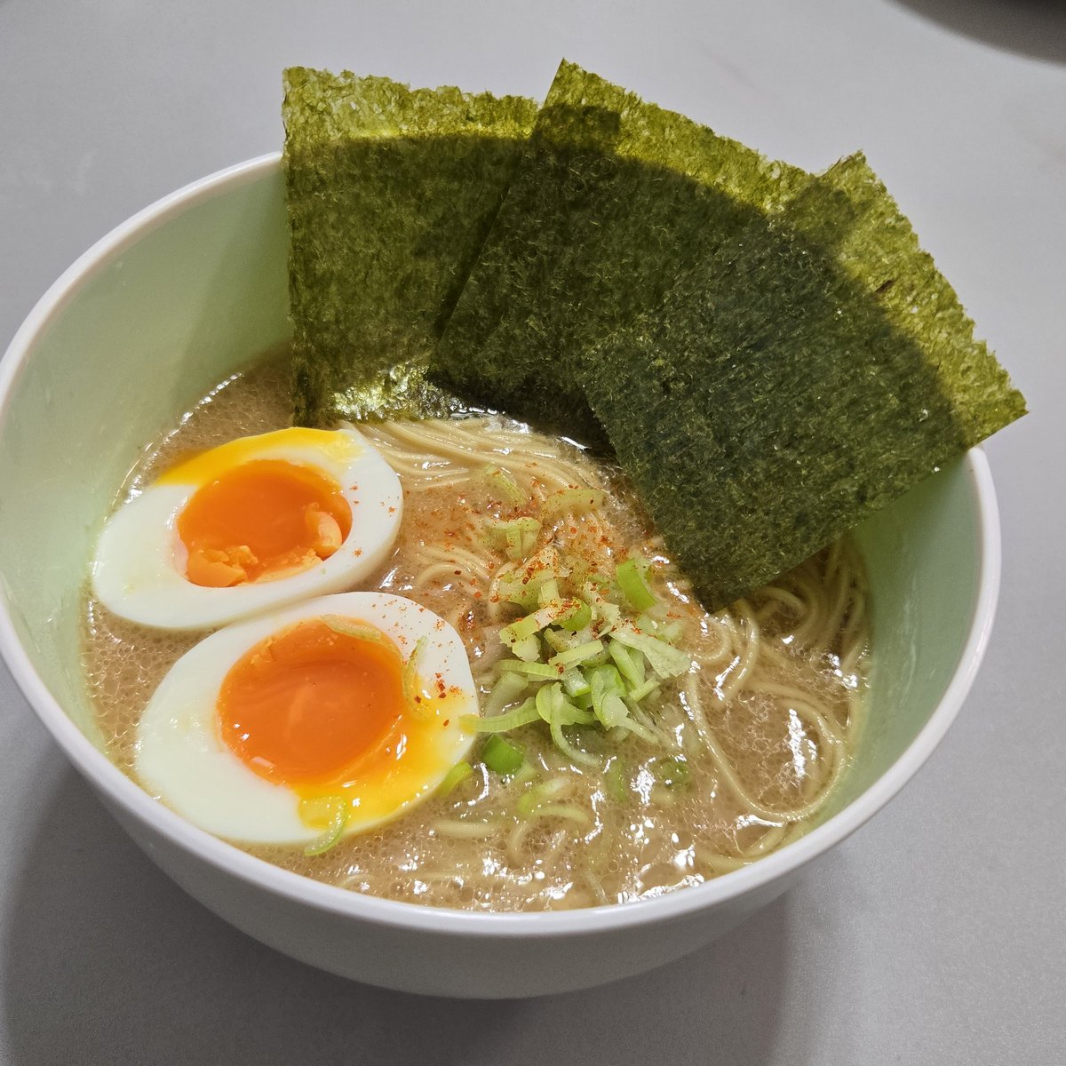 #一蘭 ラーメンが美味しそうだったからインスタントだけど初実食🍜
濃い味だからなのかお湯が少ないからなのかしょっぱかったけど美味しかった😋
いつかは店舗で食べてみたいなぁ✨

#IOST #BTC #仮想通貨 #INX #デジタル証券
