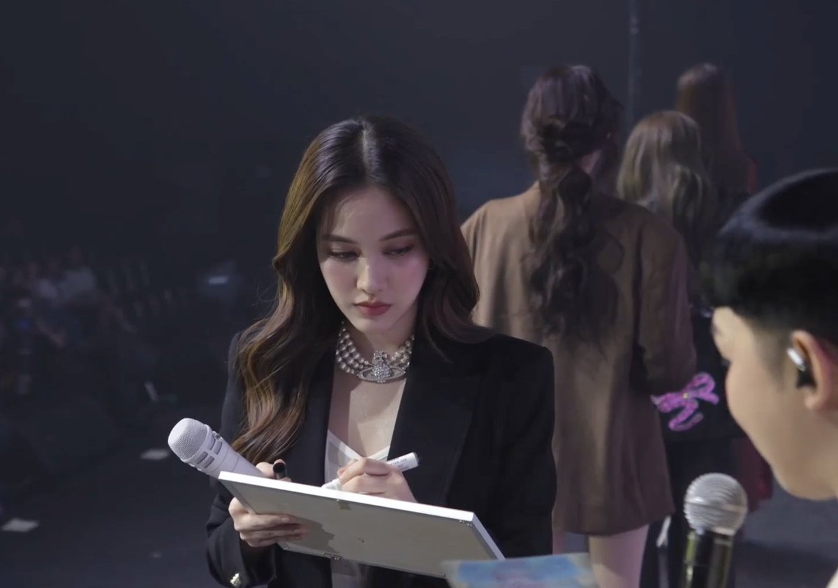 ForFreenNaKa's tweet image. เรารู้

รูป.....หล่อ(มากเลย)ค่ะ

4E FIRST FAMILY TIME
#Unveiling4Elements 
#srchafreen