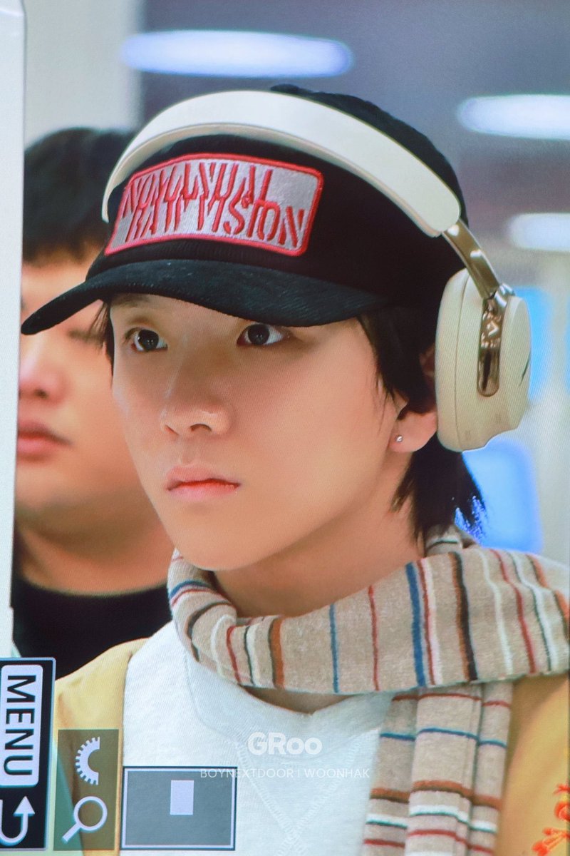 oneioner_'s tweet image. 민둥맨둥하다
민둥맨둥한,