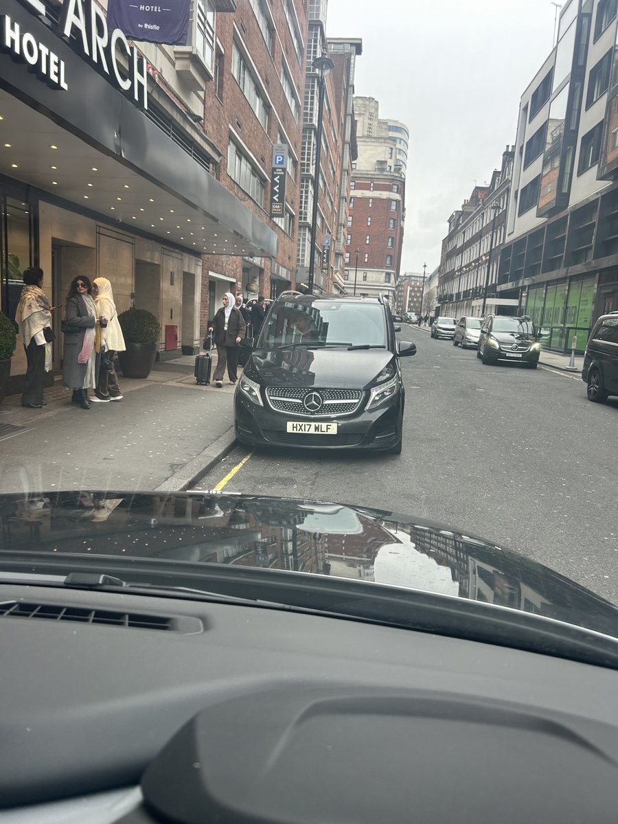 ⁦<a href="/TfL/">TfL</a>⁩ unlicensed touts working outside the Marble Arch Hotel and the Cumberland! You need to act now!!