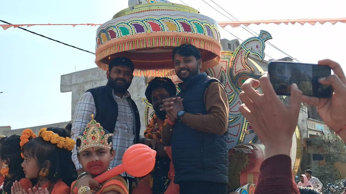 RupeshTantwar's tweet photo. अवंतिका बस्ती, रायसेन में आयोजित हिंदू सम्मेलन कि कलश यात्रा का स्वागत किया एवं कार्यक्रम में सम्मिलित होने का शौभाग्य प्राप्त हुआ।।
#HinduSammelan https://t.co/NRIMXiQuRd