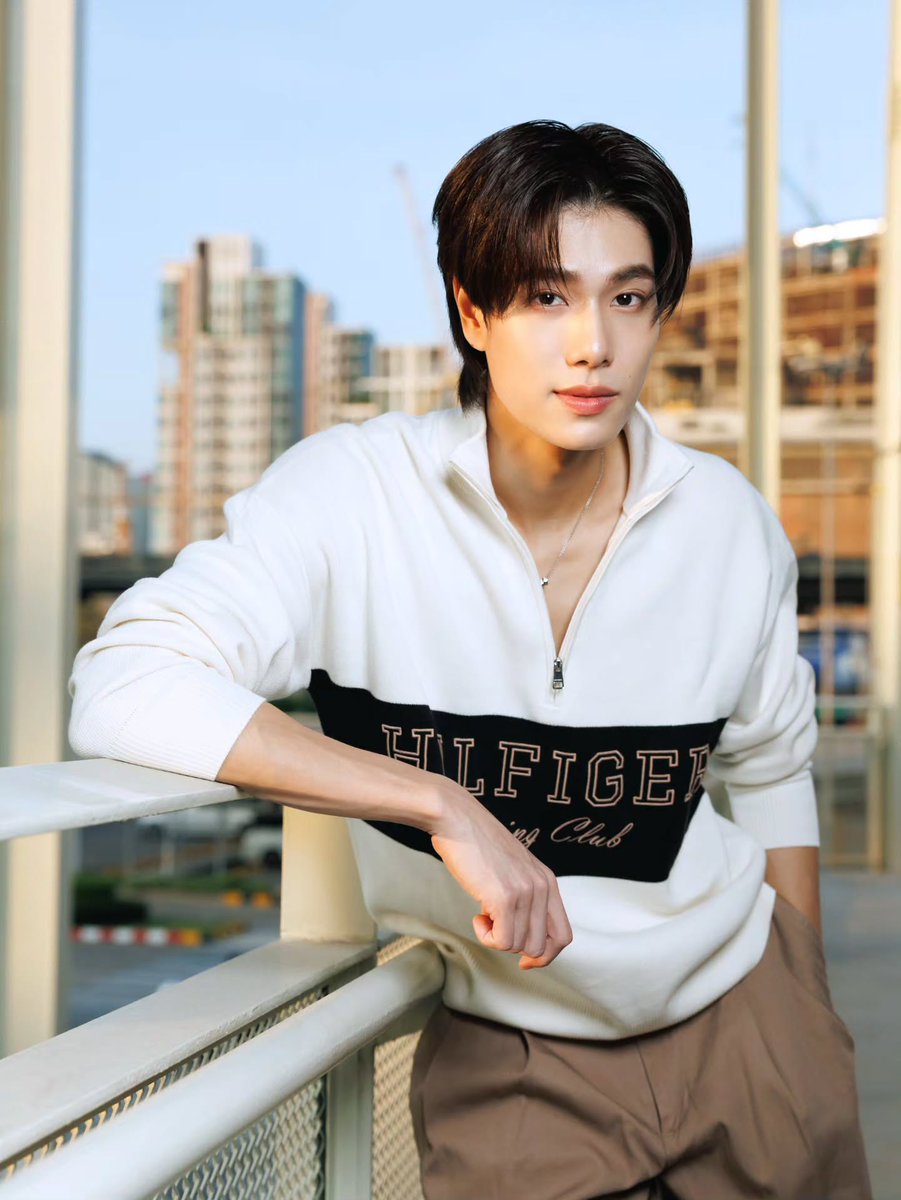 Farah_91Babyz's tweet image. IG 📸 @phuwintang 

🌬️ 

@TommyHilfiger #tommyhilfiger 
#tommyfamily #phuwintang