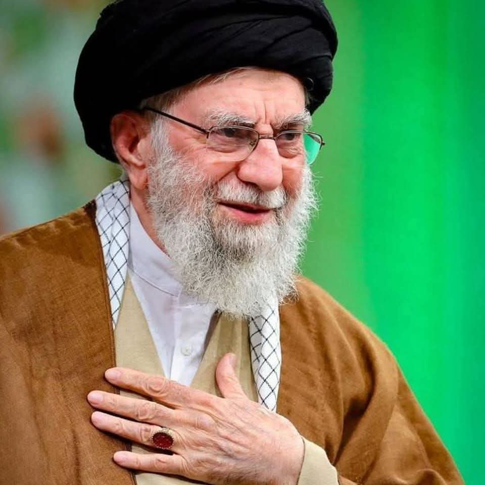 I'm a #Sunni Muslim and I understand the importance of Ayatollah #Khamenei. 

I can't ignore the relentless propaganda aimed at him. His stance for Iran's independence and dignity deserves praise. 

Allah hu akbar!