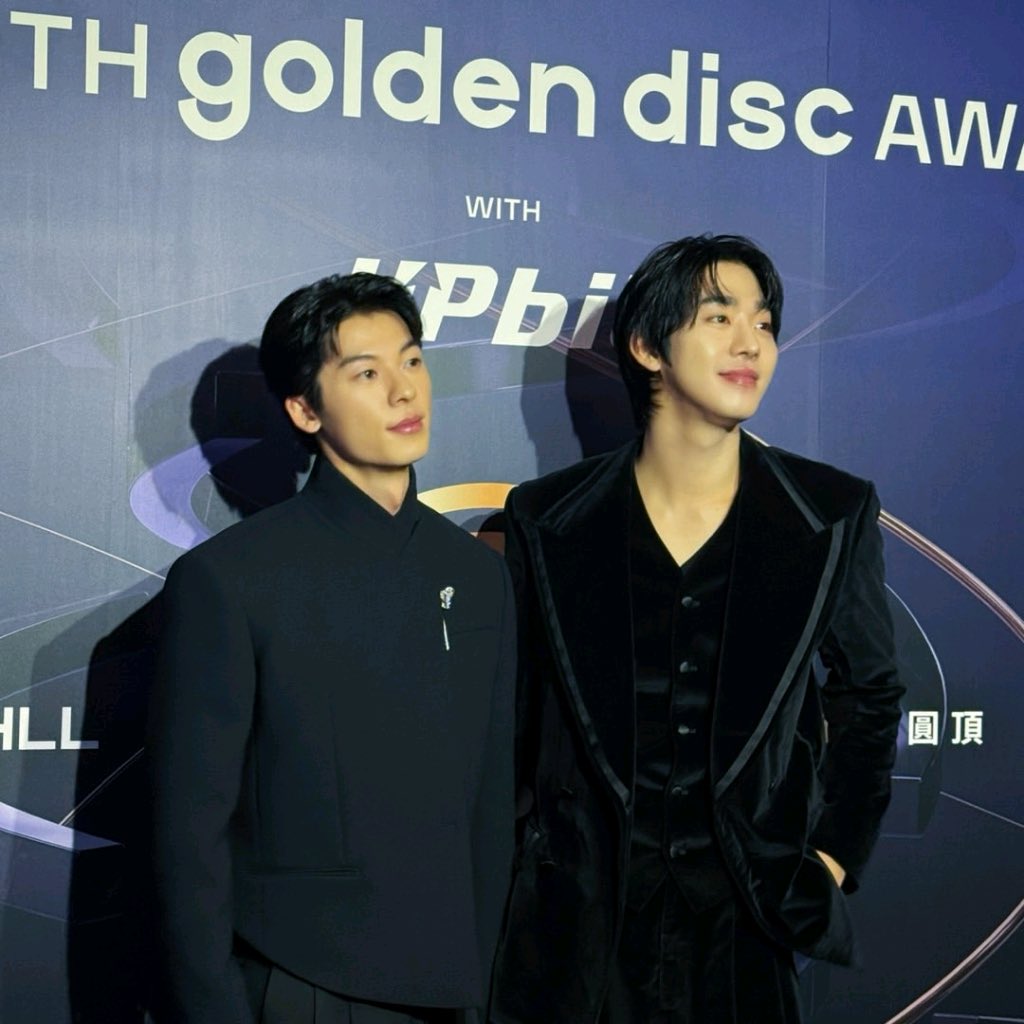 2026년에는 바라는 거 다 이루어지는 해인가🥹 짜란다 짜란다 아뇨섭🖤
#안효섭 #ahnhyoseop