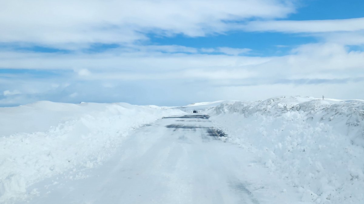 Подрядчик об обслуживании дороги в Териберку 

«Единственная причина, по которой закрывают дорогу в Териберку – это безопасность людей. Других оснований нет. Перед Новым годом была череда перекрытий, это обусловлено тем, что дорогу...
severpost.ru/read/201296
#новости #Мурманск