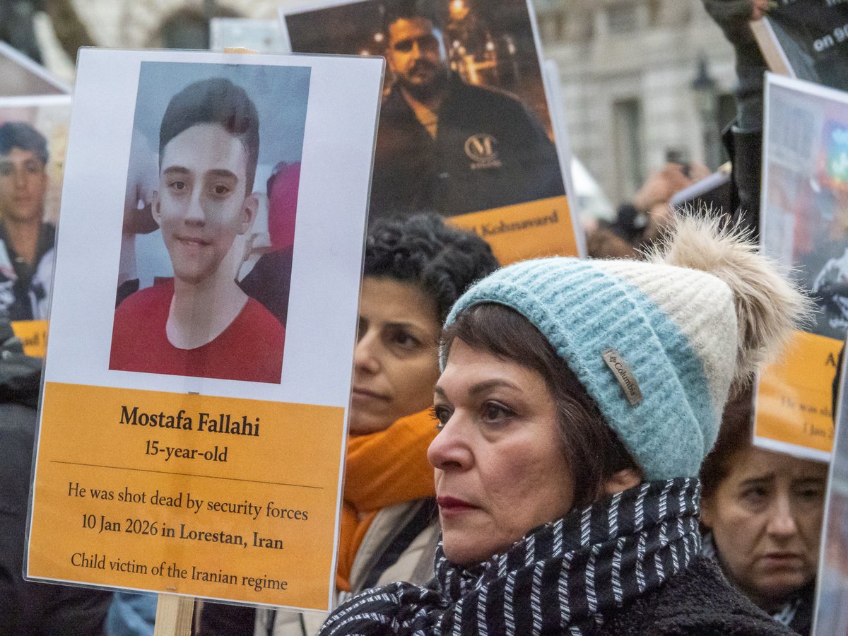 Taheri Peace Organization protest killing of children and other blatant human rights abuses in Iran on Whitehall yesterday
More pictures at facebook.com/media/set/?set…