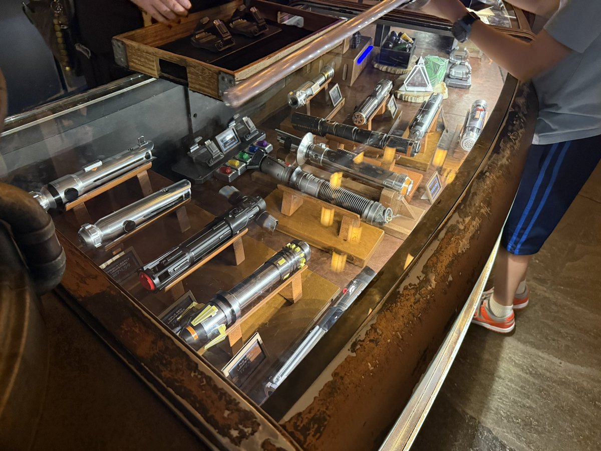 ギャラクシーズエッジのショップは7つあり、ファーストオーダー関連は