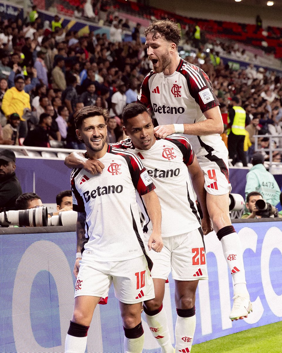 timedetradicaoo's tweet photo. O TETRACAMPEÃO DA LIBERTADORES JOGA HOJE https://t.co/OL0MATYerO