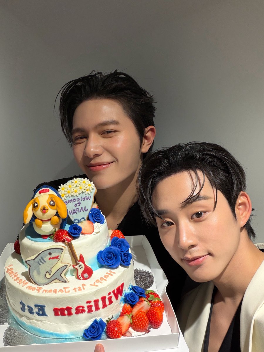 EstRvp's tweet image. YAYYY!! We’re finally here in Japan together for the first time 🥳🎉
Thank you so much to everyone who came to see us today and spent the whole day together with us. We had such an amazing time and hope you did too 🫶🏻
Hopefully we’ll be back again very soon :))
And especially…