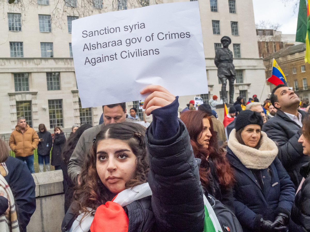 Kurds Protest Syrian Army Attacks on Aleppo in London yesterday:
More pictures at facebook.com/media/set/?set…