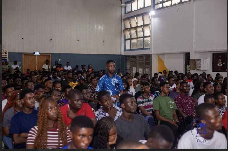 _QueensHall's tweet photo. Excerpts from Freshmen Orientation✨ 

#Queenshall https://t.co/lpEeRU8pFz