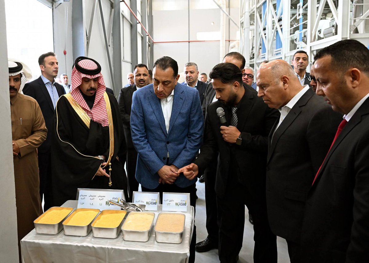 خلال جولته ب #المنطقة_الاقتصادية ل #قناة_السويس

#رئيس_الوزراء يفتتح مشروع "#مكسيكانو" للصناعات الغذائية بمنطقة السخنة الصناعية باستثمارات 5 ملايين دولار

للمزيد|facebook.com/share/p/17gsTi…

#رئاسة_مجلس_الوزراء | #مصر