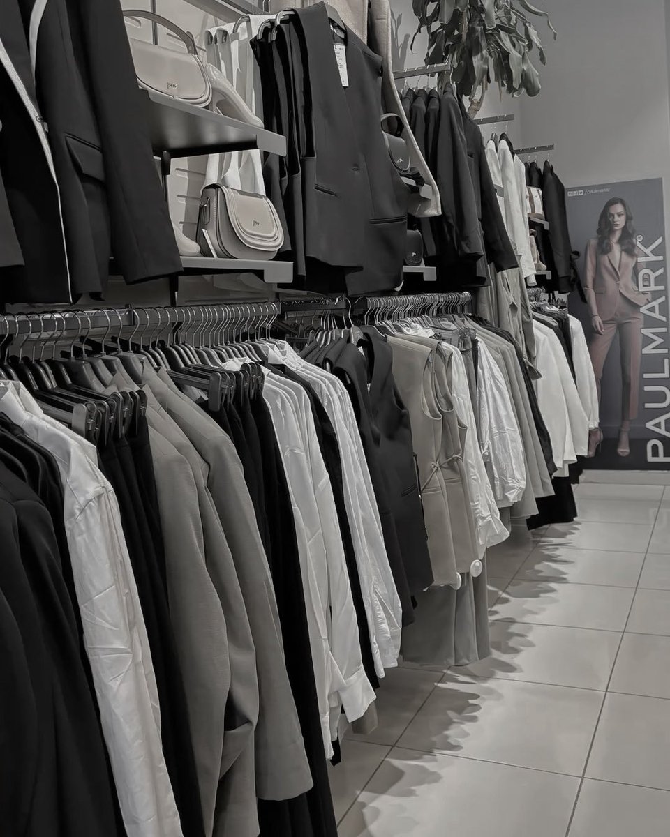 starlitides's tweet image. ㅤ 
Membersamai @LairofLiars menepati janjinya belanjain aku baju di mana pun yang aku suka, salah satunya di 𝖳𝖺𝗇𝖺𝗁 𝖠𝖻𝖺𝗇𝗀. Seneng, deh. Tebak siapa yang lebih excited?
ㅤ