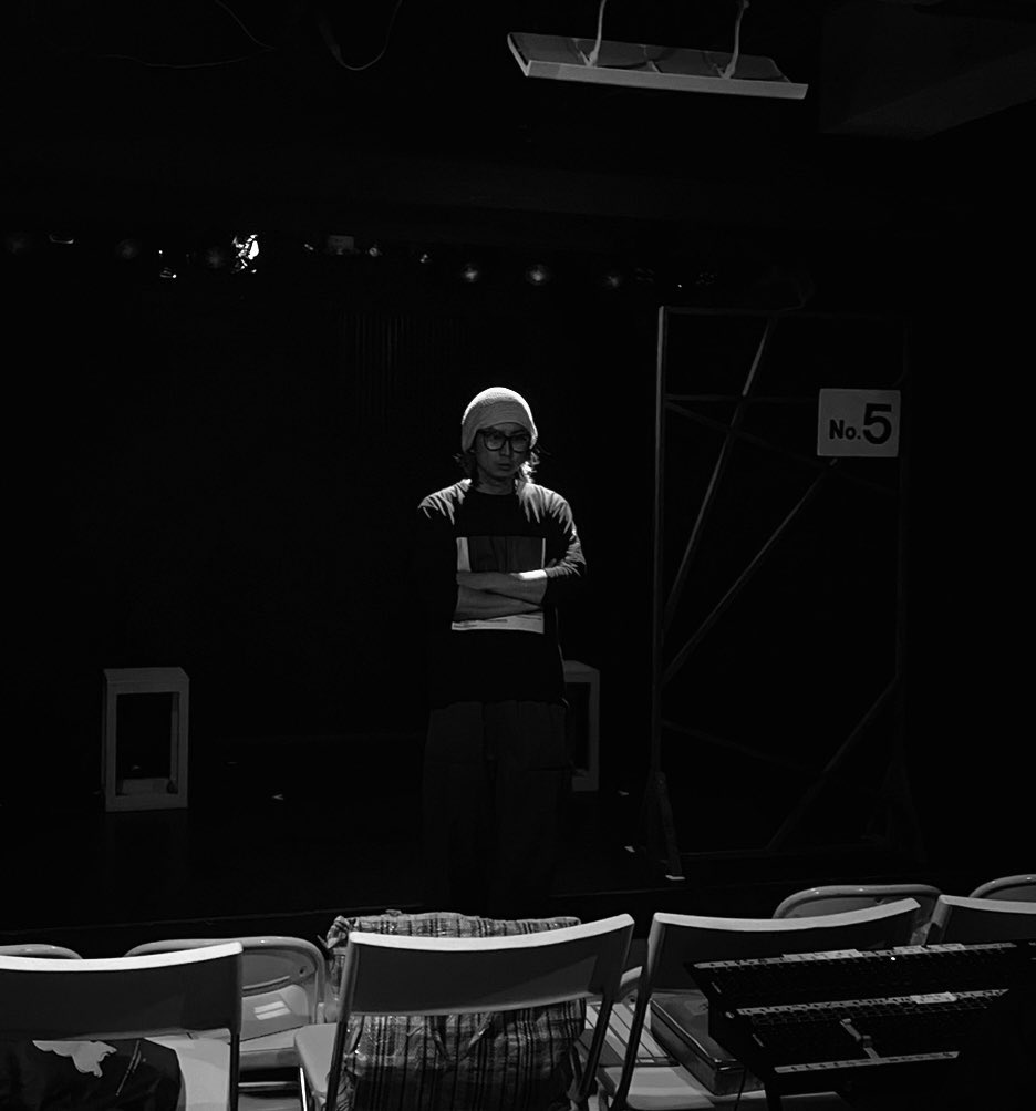 ご好評いただいております「#どりーむぼっくす」連日ご来場くださりありがとうございます。早くも明日、千穐楽を迎えます。回を重ねる毎に役者の皆さんのエネルギーがまっすぐ伝わり、私達スタッフも携われて良かったと改めて感じております。残り2公演、ぜひ最後まで見届けていただけたら嬉しいです🧣