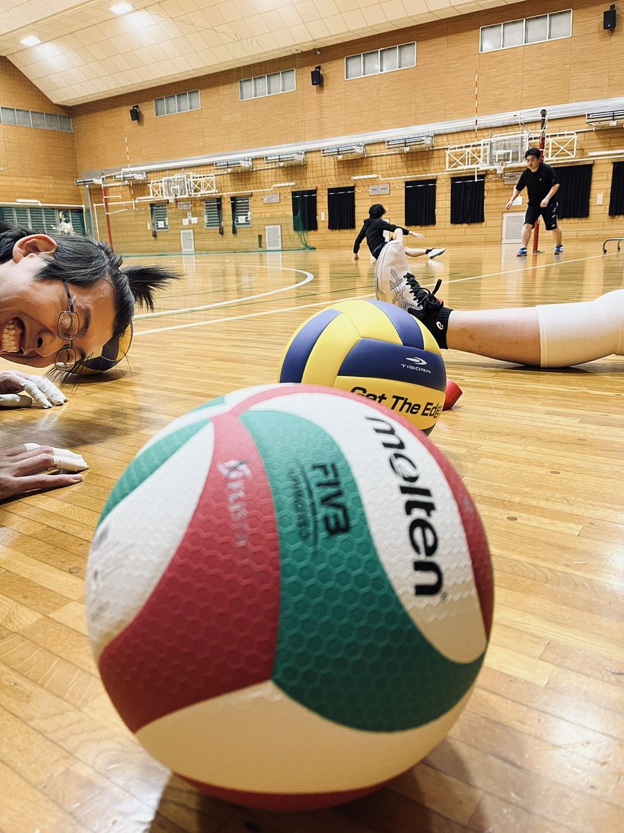 tera324's tweet image. エプロンバレーやってきた🏐
エプロンと負傷したエースの足