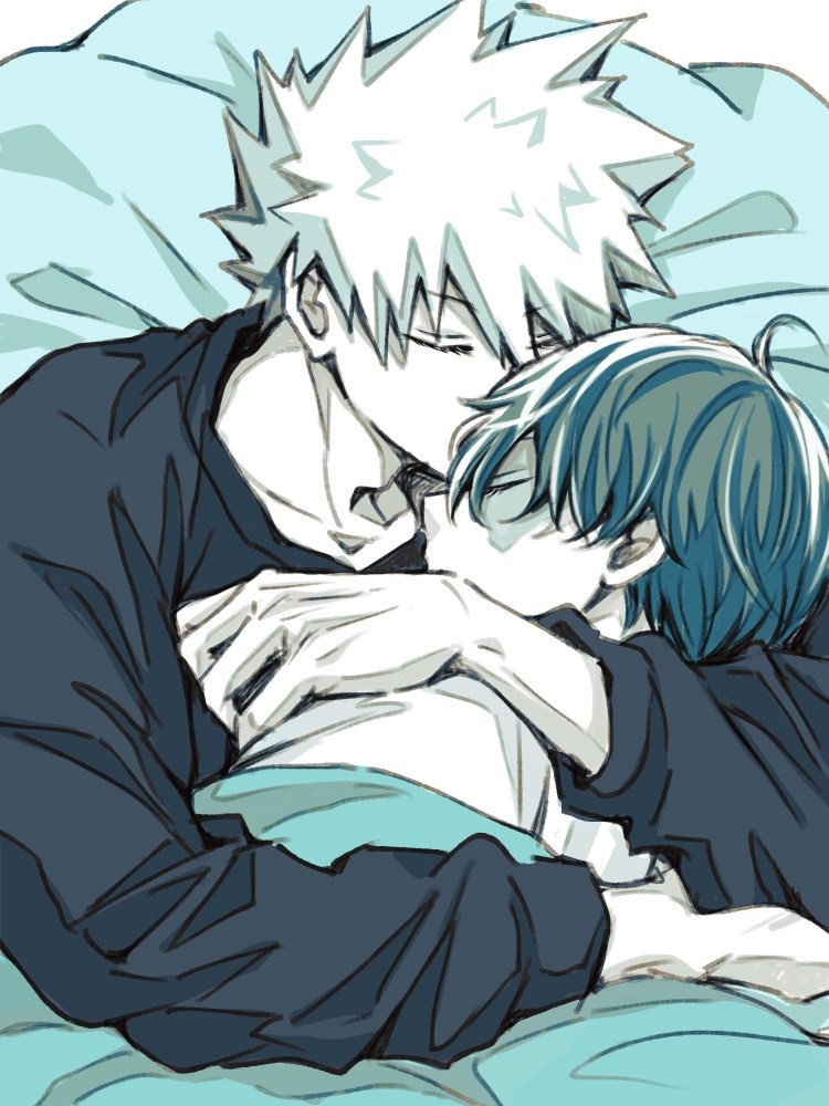 爆轟💥🍰
💥｢生まれてきてくれてありがと｣

今日はたくさんの人達にお祝いしてもらって幸せいっぱいの🍰くん、1日の終わりは💥ﾁｬﾝの腕の中でゆっくりおやすみしてね🫶