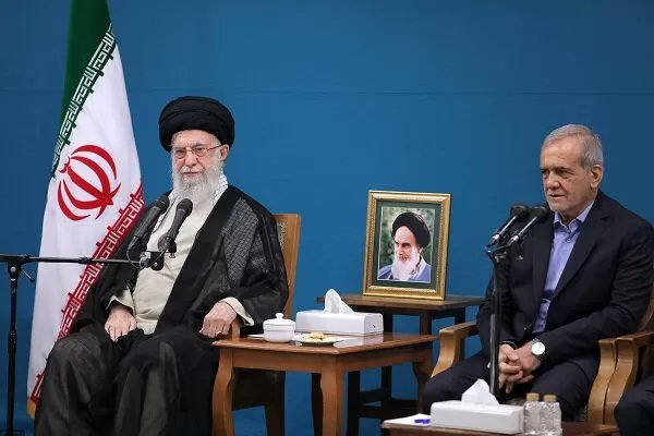 İran’ın muhterem idarecilerine açık mektup!

Sn. Seyyid Ali Hamanei <a href="/tr_khamenei_ir/">Ayetullah Seyyid Ali Hamanei</a>
ve
Sn. Masoud Pezeshkian <a href="/drpezeshkian/">Masoud Pezeshkian</a>

Sizlere ve sizlerin şahsınızda bütün İran halkına sıhhat, sağlık ve selametler dilerim.

İran’da hükümeti sarsan ve devleti etkileyen büyük olaylar