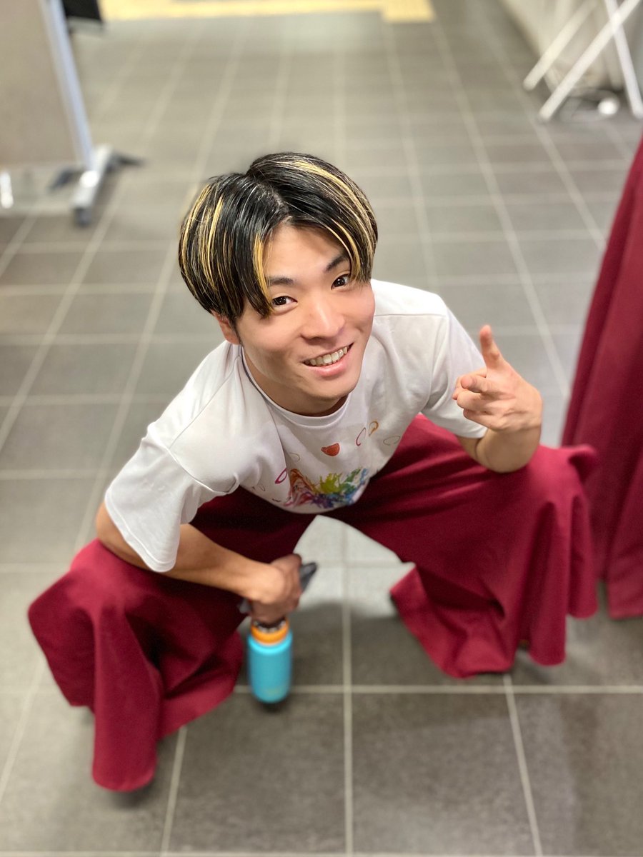 #和太鼓グループ彩 in 親子で楽しむ伝統文化フェスティバル 1/11

本日のポートレート②

１枚目はおなじみカッコいいショットだけど
２枚目のりょーが、かわいすぎん？
黒眼にキラキラ✨入ってるし。笑

#和太鼓彩 #彩カメラ
#尾関龍河