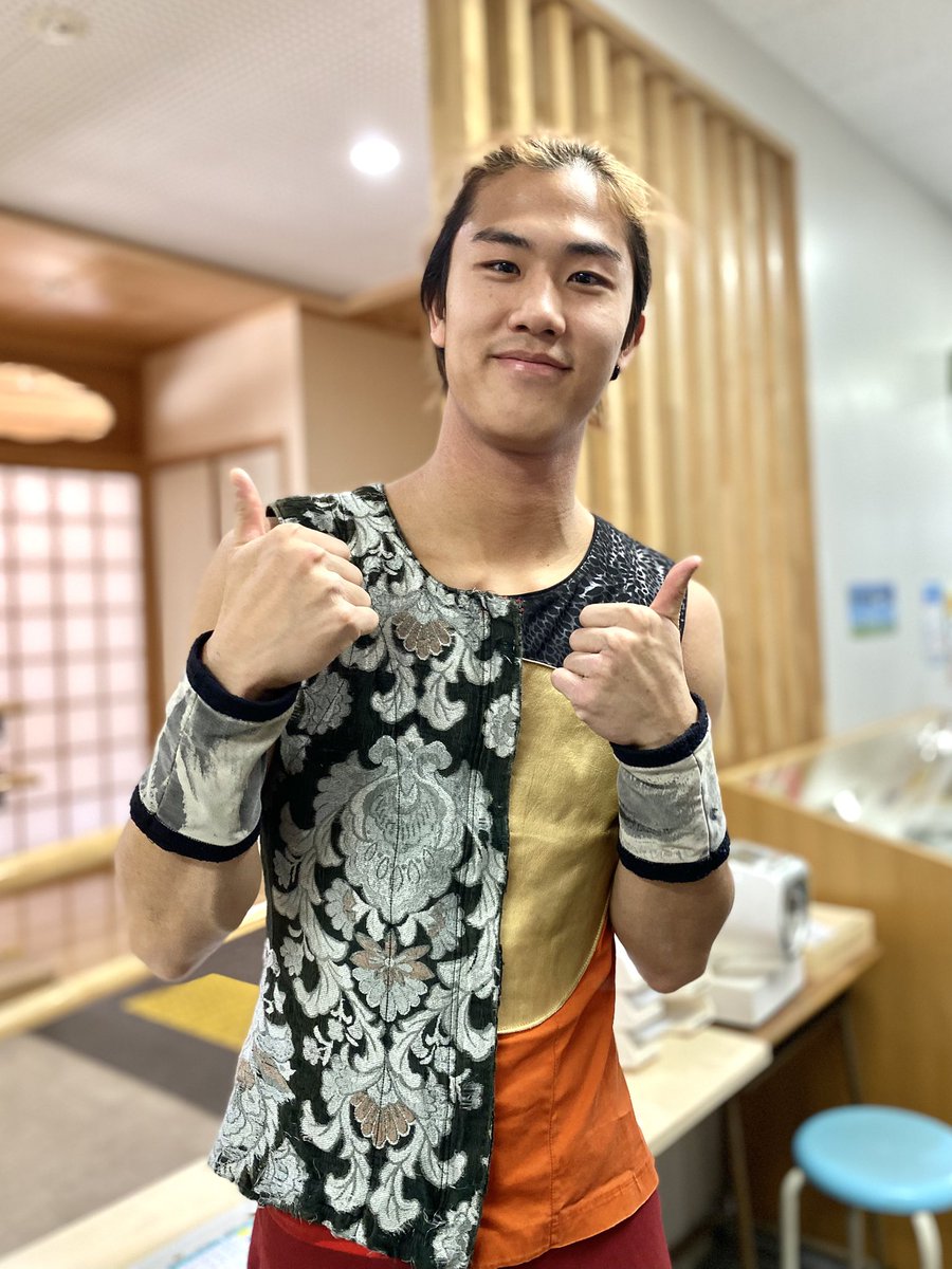 #和太鼓グループ彩 in 親子で楽しむ伝統文化フェスティバル 1/11

本日のポートレート①

おなじみの会場ということもあり、みんなリラックスした表情でよき。

#和太鼓彩 #彩WiNGS #彩カメラ
#齋英俊 #塩見岳大 #竹中颯汰 #大竹一休