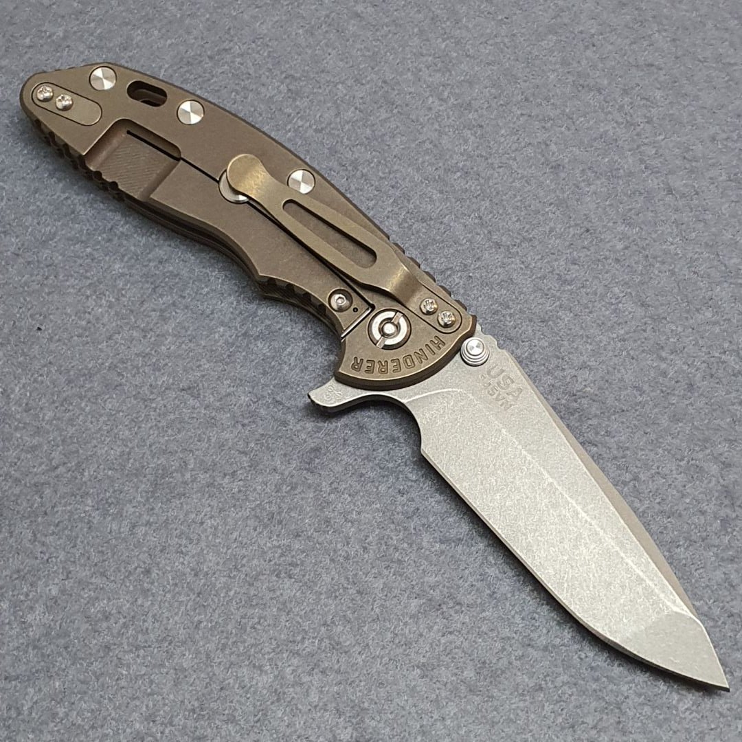 Available Friday evening at the ToolsForGents.com store.

Freitag Abend im Shop von ToolsForGents.com zu bekommen.

#everydaycarry #rickhindererknives #toolsforgents