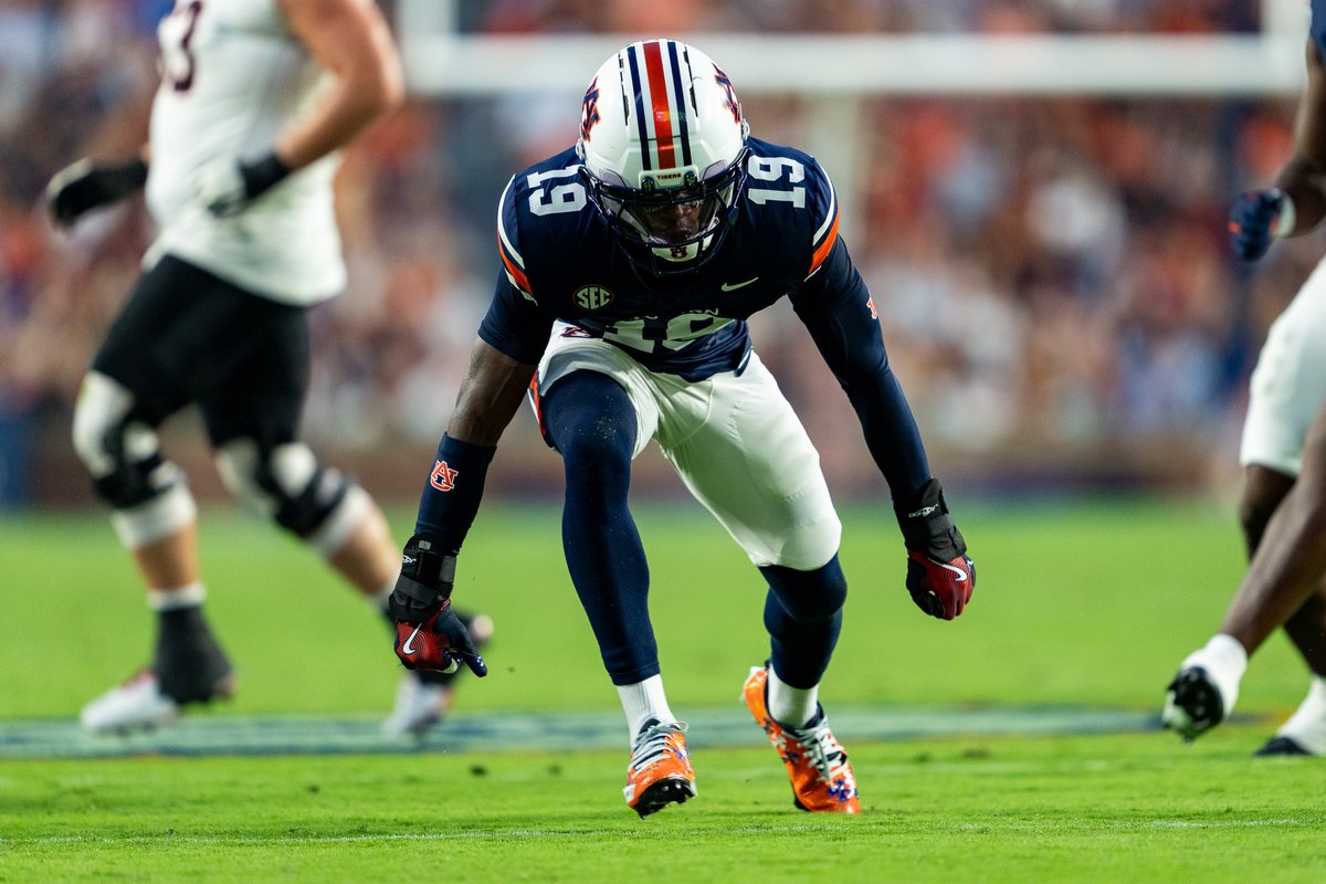 _JHokanson's tweet image. Auburn S Sylvester Smith says he's back for another season. Sources confirm: on3.com/teams/auburn-t…