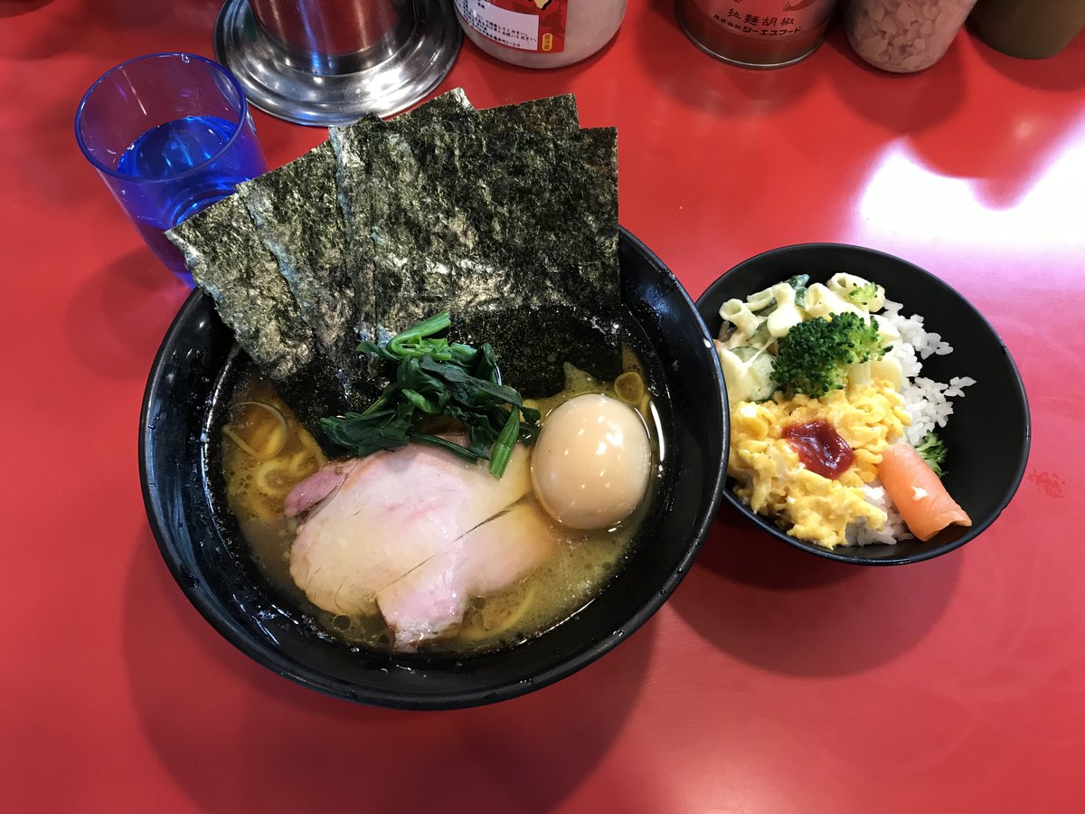 今日は、 #成人の日 ですね🥳

新成人の皆さんが、誰かを区別(差別)したり、他人を貶めて優越感に浸らず、周りの人間に対して、常に優しく接することができる大人になりますように...。

本日の吉村家は、臨時営業です。新成人はもちろん、たくさんのお客様のご来店をお待ちしています😊