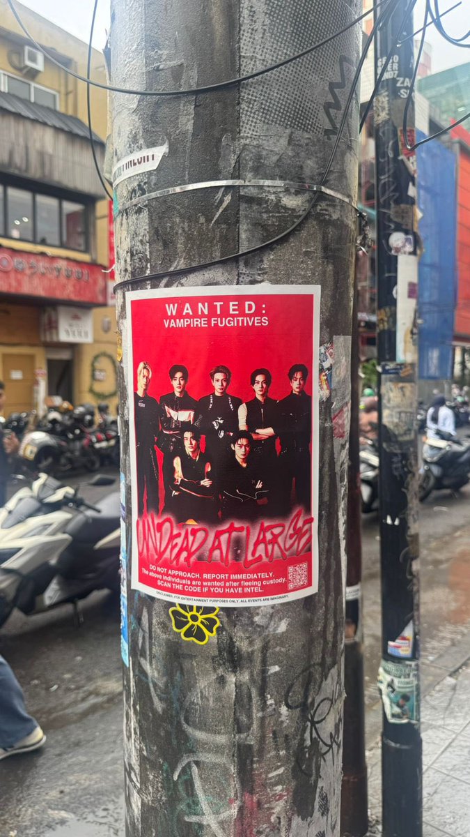 ENHYPEN_INA's tweet image. [ INFO ] 
Sebagai salah satu international fan project untuk album THE SIN: VANISH,  “WANTED: VAMPIRE FUGITIVES” telah terpasang di 6 kota besar di Indonesia!

📍Jakarta 
📍Semarang 
📍Yogyakarta
📍Bandung
📍Surabaya
📍 Makassar

ENGENEs, kamu bisa menemui fan project ini di…