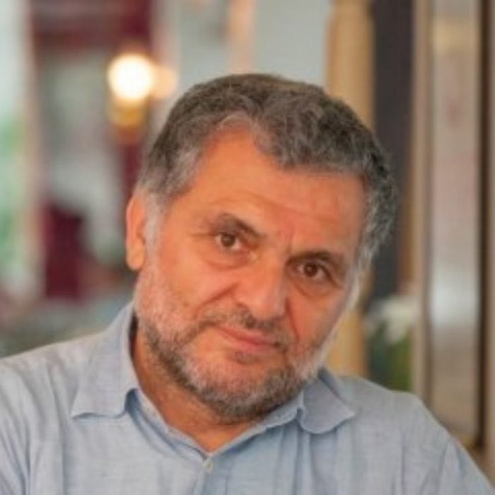 Bu konu ile ilgili bir günden fazla bir açıklama gelir diye bekledik ama gelmedi maalesef. Şimdi bizde sormak isteriz, bu olay doğru mudur sayın <a href="/cakir_rusen/">rusen cakir</a> ? 

Avukat Baver Karakuş, Silivri'de aracının anahtarlarını alıp giden ve geri getirmeye tenezzül etmeyen Ruşen Çakır ile