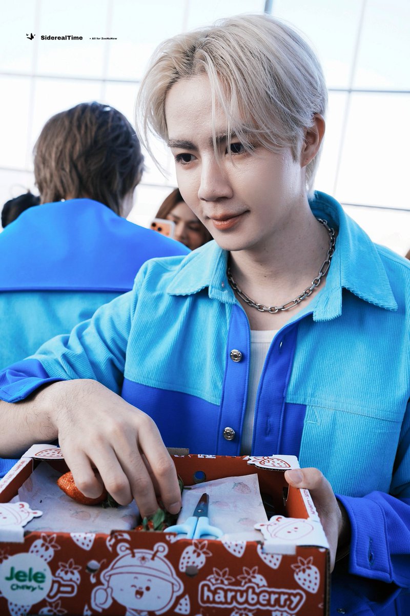 SiderealTimeZNN's tweet image. 260111
🤲🍓
@zee_pruk 
#JeleChewyBerryDayxZNN 
#ZeePruk