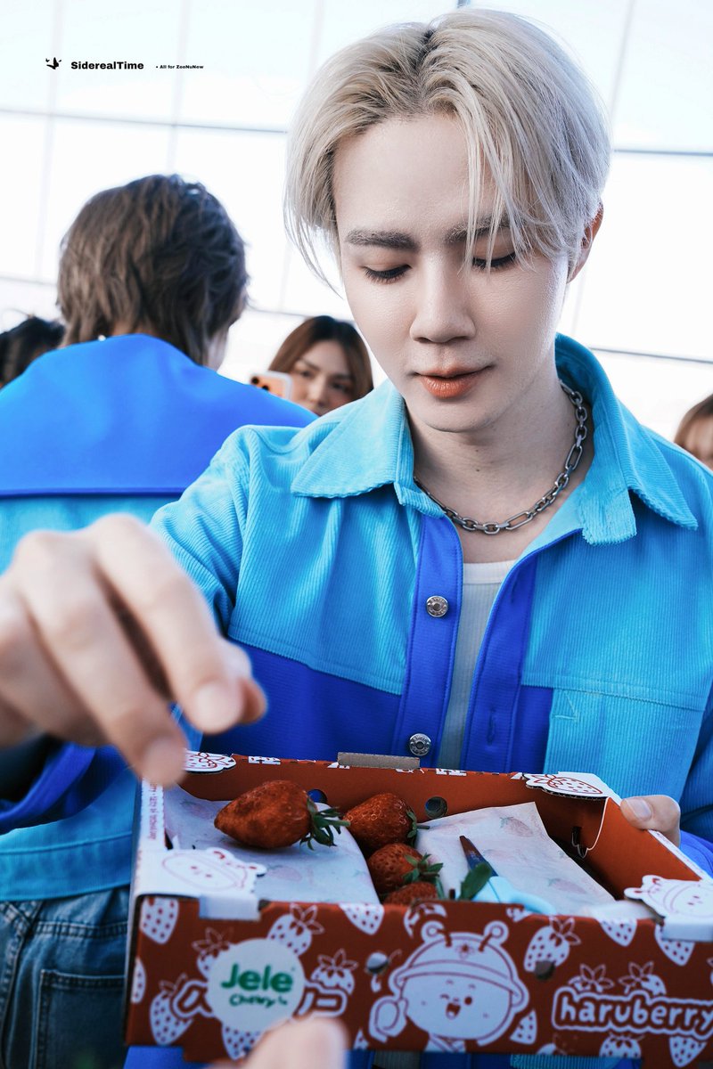 SiderealTimeZNN's tweet image. 260111
🤲🍓
@zee_pruk 
#JeleChewyBerryDayxZNN 
#ZeePruk