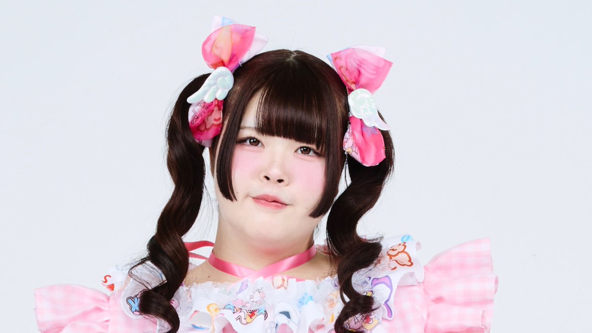 moeno_bigangel's tweet photo. おデブアイドル縦になってる！？♡