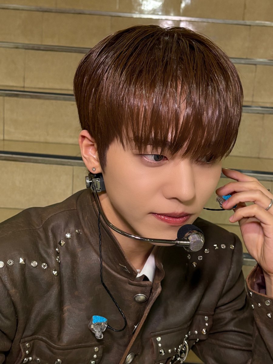 WM_ONOFF's tweet image. [#유 #U] 
온앤오프 그리고 저에게 정말 뜻깊은 콘서트가 끝났습니다 이렇게 무사히 끝낼 수 있게 도와주신 모든 분들께 감사드리고 추운데도 와주신 퓨즈들 정말 많이 사랑해요 보고싶을거예요
그리고 온앤오프 6명 고생했다!!!!!!!!😌💙