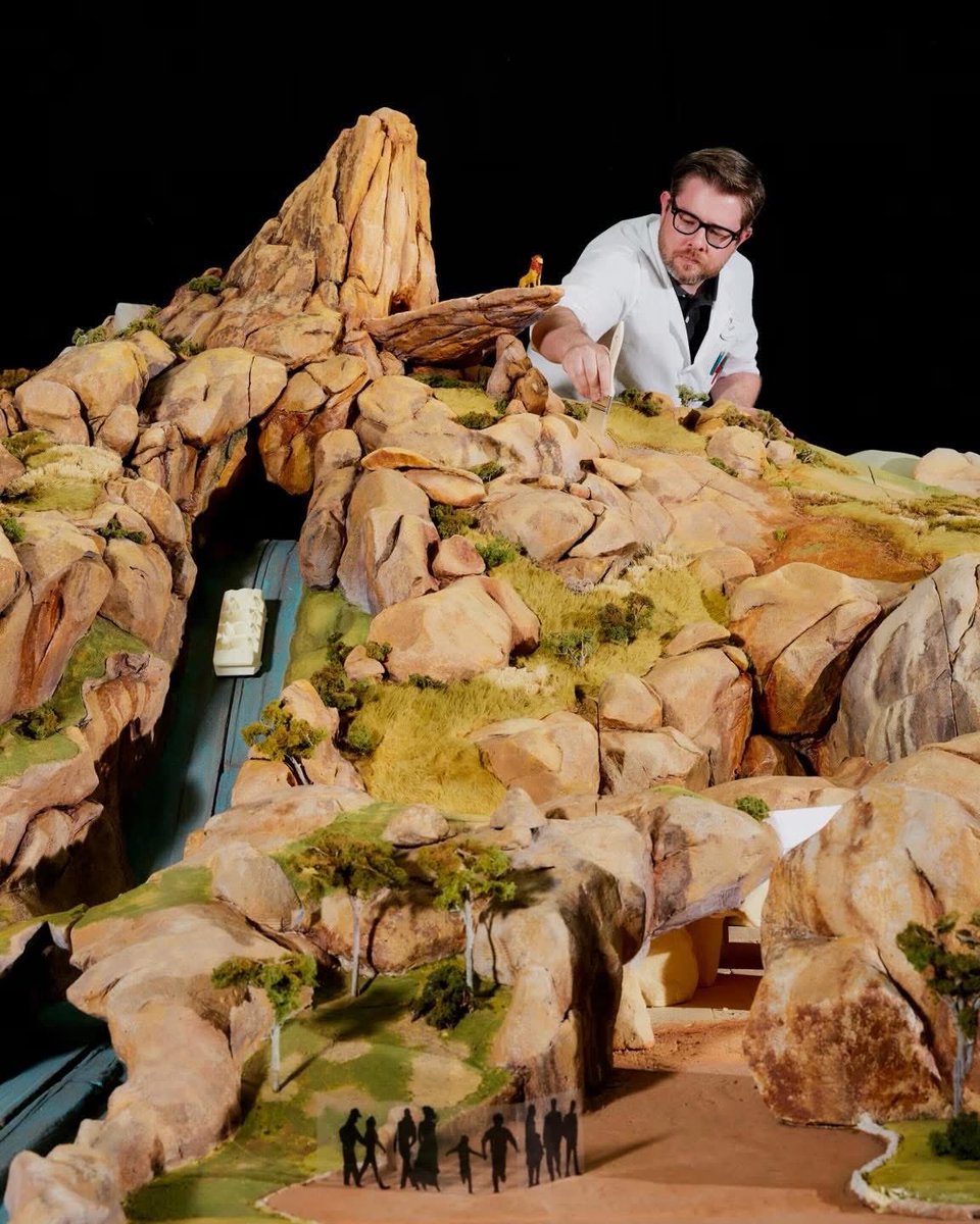 Salon Mickey tweet media