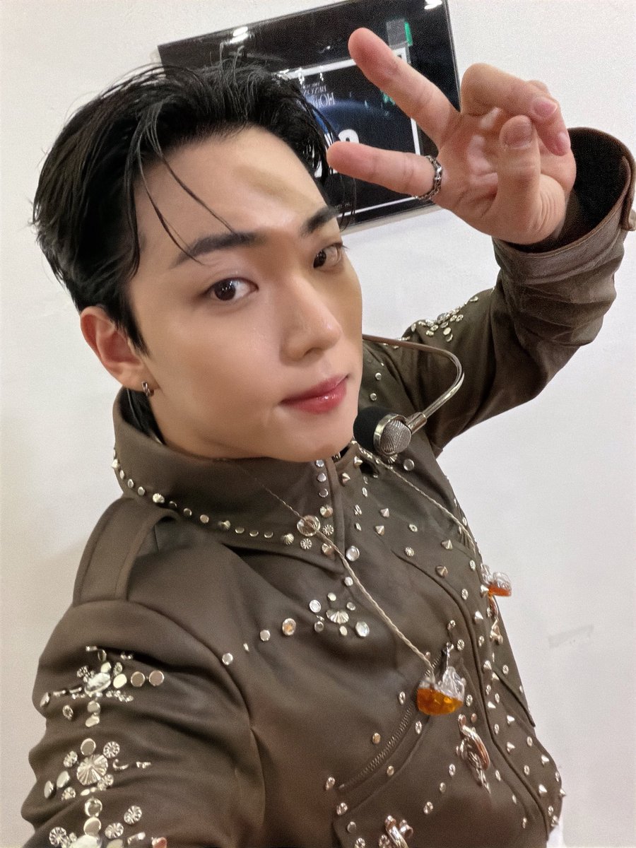 onf_feed's tweet image. #이션 #E_TION Weverse Update

"오늘을 끝으로 콘서트를 마무리했습니다
진짜 에너지 넘치는 콘서트여서 행복했어요
2026년을 함께 시작할 수 있어서 더 뜻깊고 즐거웠습니다
좋은 에너지로 우리 2026년도 행복하게 보내자
우린 서로의 용기이자 다짐이다 🧡"

@WM_ONOFF #온앤오프 #ONF