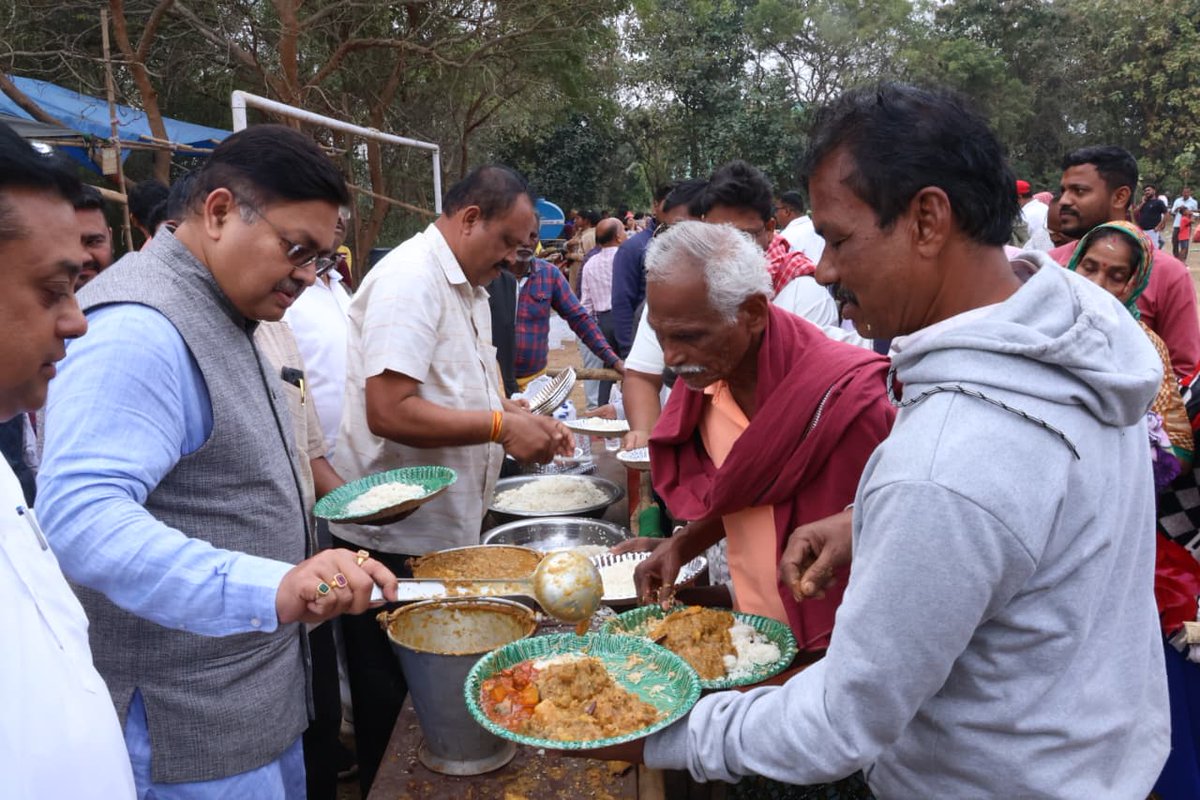 PrithivirajBJP's tweet image. ଆଜି ନାଚୁଣୀ ମହାବିଦ୍ୟାଳୟ ପରିସରରେ କିମ୍ସ ଦ୍ୱାରା ଆୟୋଜିତ ମେଗା ସ୍ୱାସ୍ଥ୍ୟ ଶିବିରରେ ଯୋଗଦେଇଥିବା ମୋ ନିର୍ବାଚନମଣ୍ଡଳୀର ଜନସାଧାରଣଙ୍କୁ ଖାଦ୍ୟ ପରଶିବାର ସୁଯୋଗ ମିଳିଲା ।

#Nachuni #college #kimshospital #health #camp #PrithivirajHarichandan