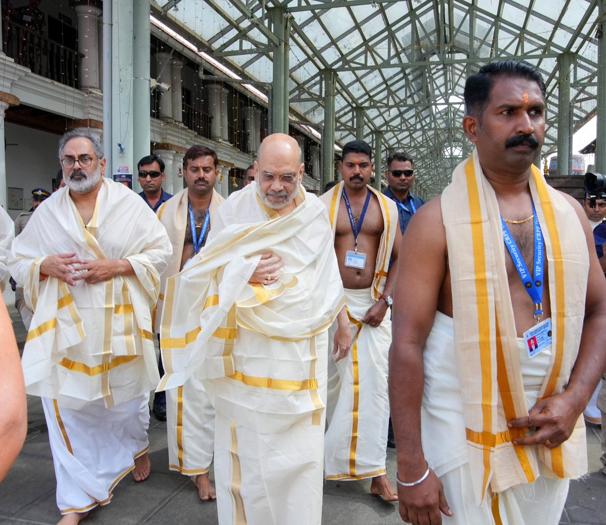AmitShah's tweet photo. Sought divine blessings at the sacred Sree Padmanabhaswamy Temple in Thiruvananthapuram and offered pooja. Prayed for the happiness and well-being of every citizen.

തിരുവനന്തപുരം ശ്രീ പദ്മനാഭസ്വാമി ക്ഷേത്രത്തില്‍ ദര്‍ശനം നടത്തി പൂജകള്‍ ചെയ്തു. എല്ലാവരുടെയും സന്തോഷത്തിനും ക്ഷേമത്തിനും വേണ്ടി പ്രാര്‍ത്ഥിച്ചു.
