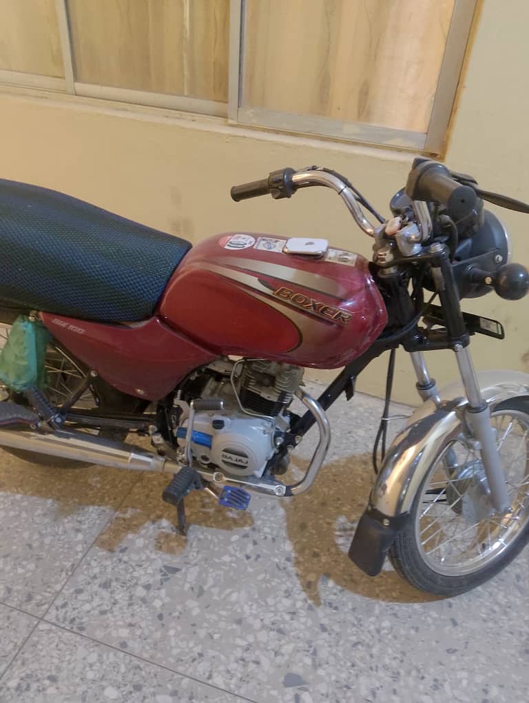 Jigawa State Police Command

PRESS RELEASE

JOINT SECURITY OPERATION YIELDS ARREST OF SUSPECTED ARMED ROBBERS/FRAUDSTERS IN BIRNIN KUDU LGA

.......As locally made guns, motorcycles, counterfeit currencies, phones, machetes, and cash were recovered...