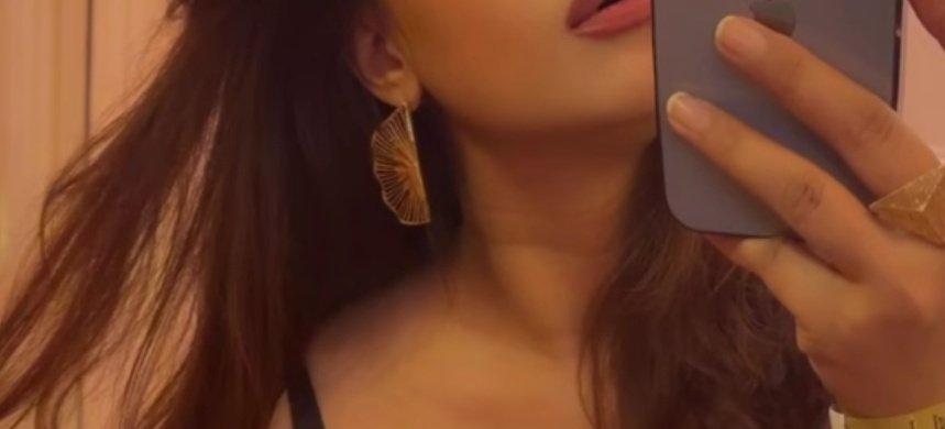 Nayab_011's tweet image. Jo ek baar Age puchh chuke ho dubara na puchha kre..
Kambakht yaad nahi rahta ,
Pichhli baar kya bataya tha.🤍
#feelings #justforlaughs