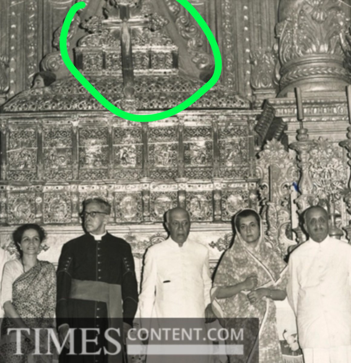 BasedMohit's tweet image. Then why did Nehru go to churches and mosques ??
