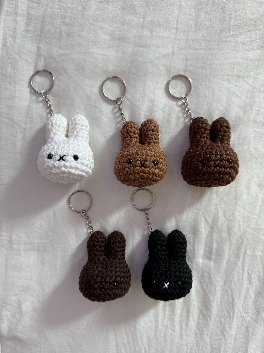 yasratchaa's tweet image. KAKAK-kakak, beli dong jualan Dika. ☺️