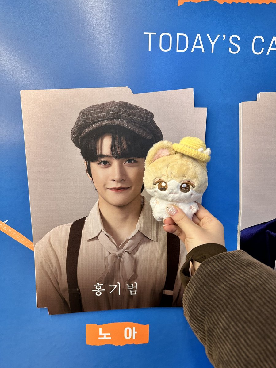 line_seon_'s tweet image. 홍기범 배우님을 너무너무 아끼는 마음을 담아 직접 제작한 인형인 기버니🐰 인형 알티 이벵을 하려고 합니다.ᐟ (사실 오늘 범노아 보고 너무 행복해서 하는 이벤트✨)

🎩 배우님 필모 3작품 이상 본사
🎩 인형을 잘 아껴주실 분🤍
🎩 당발은 범노아 막공날.ᐟ 
🎩 배우님 또는 관계자 전달, 양도❌