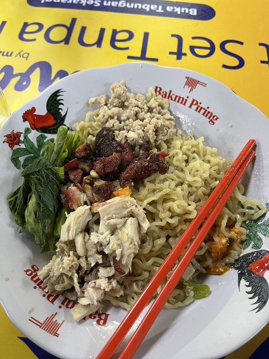 Macarooonspc's tweet image. life update, scrolling around blok M in 2k26
gak terlalu rame krna weekday, bersyukur gk perlu antri
ternyata ce hun tiau se”enak” itu 🫠