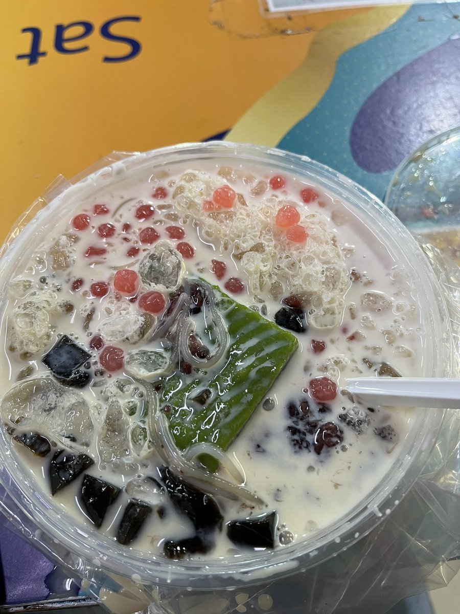 Macarooonspc's tweet image. life update, scrolling around blok M in 2k26
gak terlalu rame krna weekday, bersyukur gk perlu antri
ternyata ce hun tiau se”enak” itu 🫠